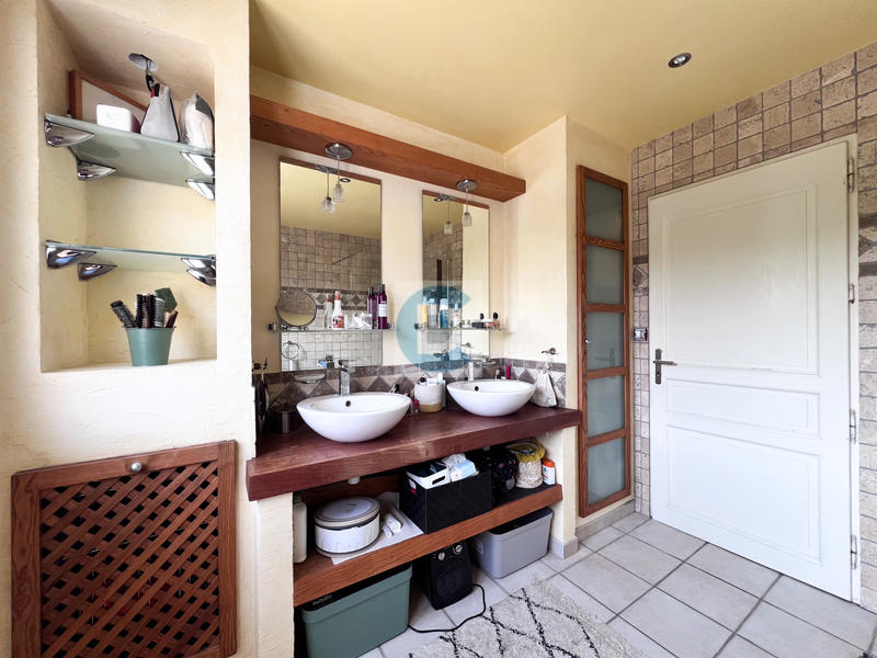 Maison - 137 m² - 5 pièces