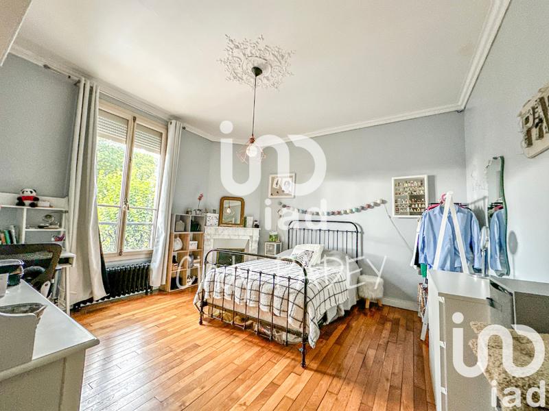 Maison - 220 m² - 9 pièces