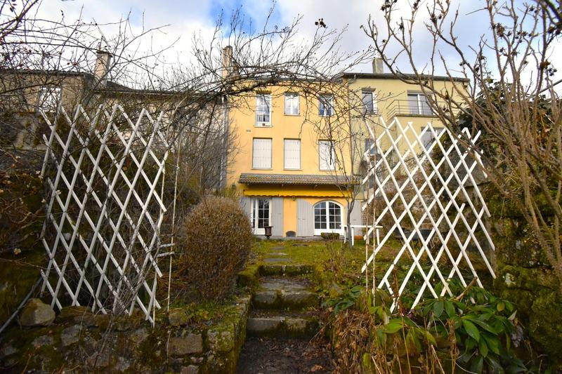 Maison - 206 m² - 10 pièces