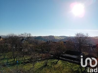 Maison - 99 m² - 5 pièces