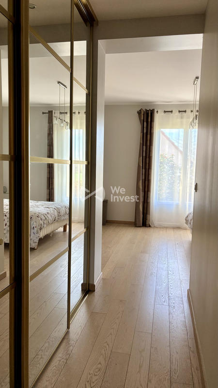 Maison - 202 m² - 11 pièces