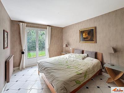 Maison - 184 m² - 7 pièces