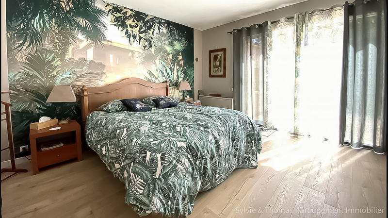 Maison - 285 m² - 8 pièces