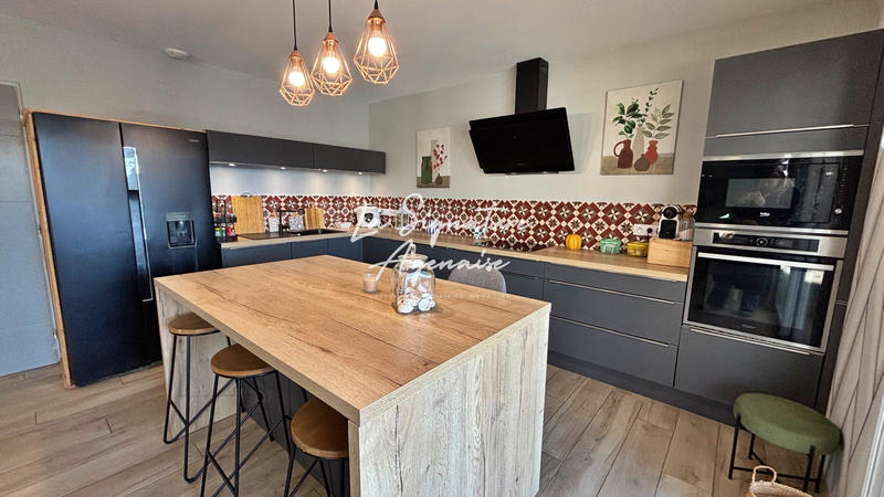 Maison - 110 m² - 5 pièces