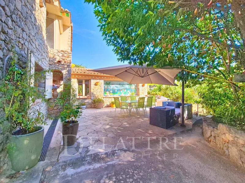 Maison - 192 m² - 7 pièces