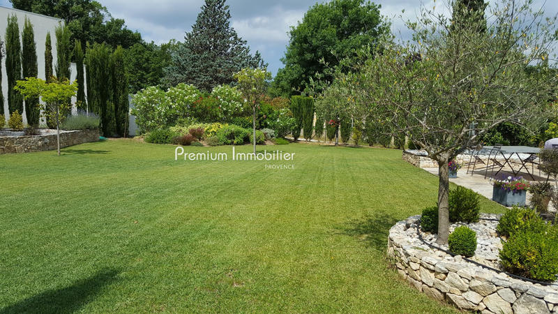 Maison - 220 m² - 5 pièces