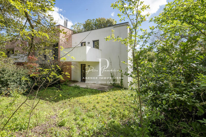 Appartement - 82 m² - 3 pièces