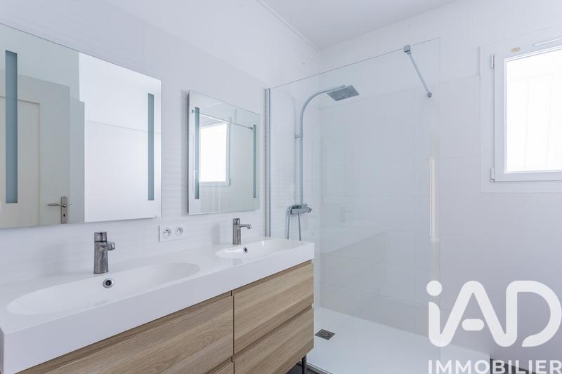 Maison - 208 m² - 8 pièces