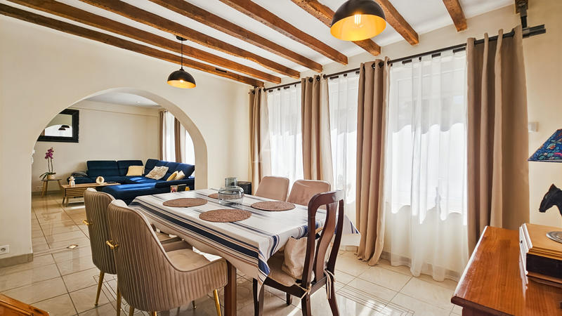 Maison - 142 m² - 6 pièces