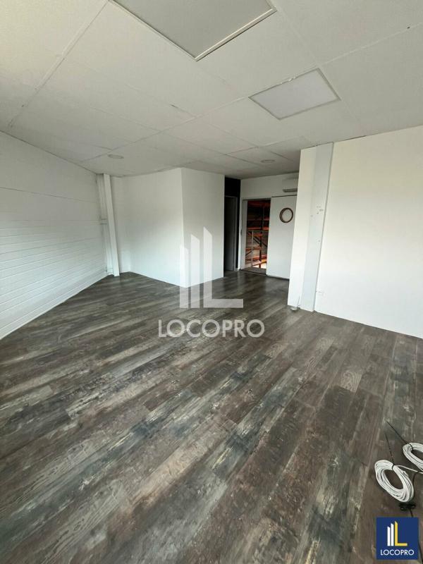 Local d'activité / Entrepôt - 407 m²