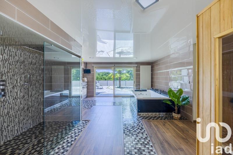 Maison - 294 m² - 7 pièces