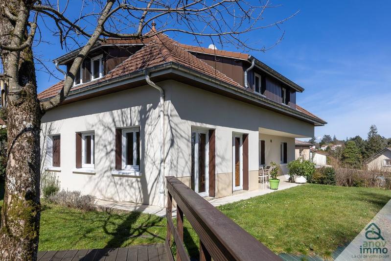 Maison - 166 m² - 7 pièces