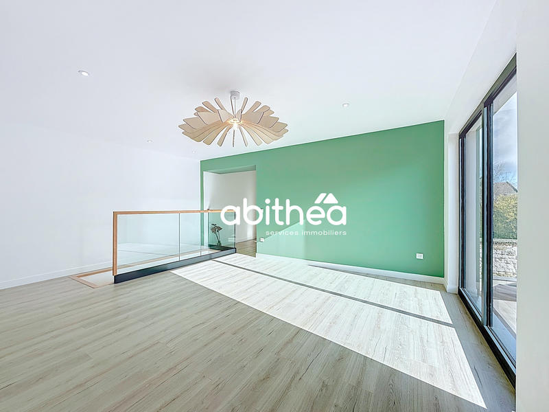 Maison - 223 m² - 8 pièces