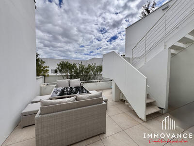 Appartement - 90 m² - 4 pièces