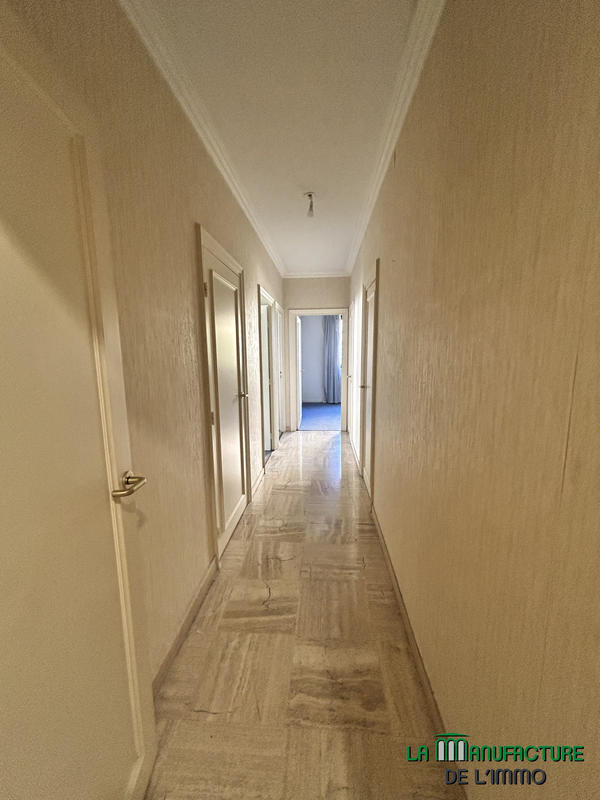 Appartement - 151 m² - 6 pièces