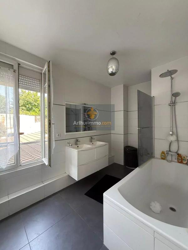 Appartement - 147 m² - 6 pièces