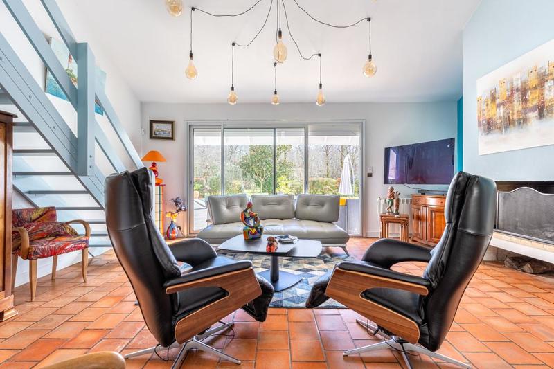 Maison d'architecte - 200 m² - 9 pièces