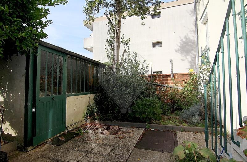 Immeuble - 153 m² - 9 pièces