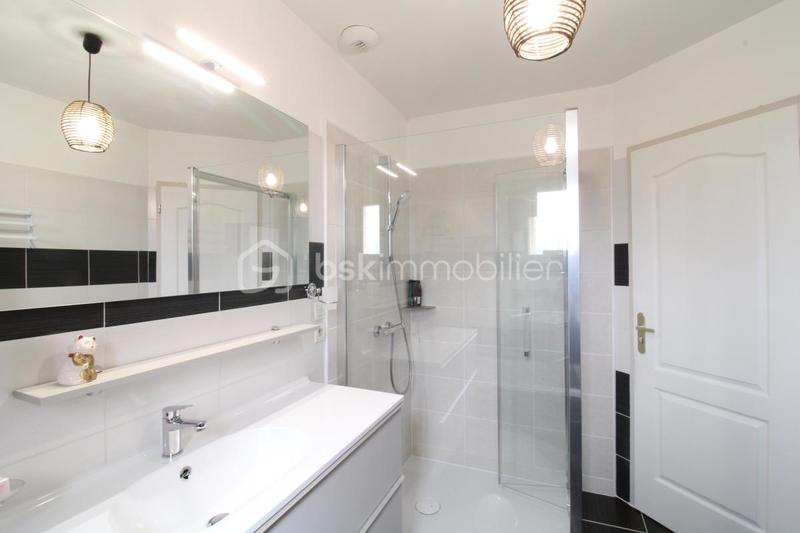 Maison - 96 m² - 4 pièces