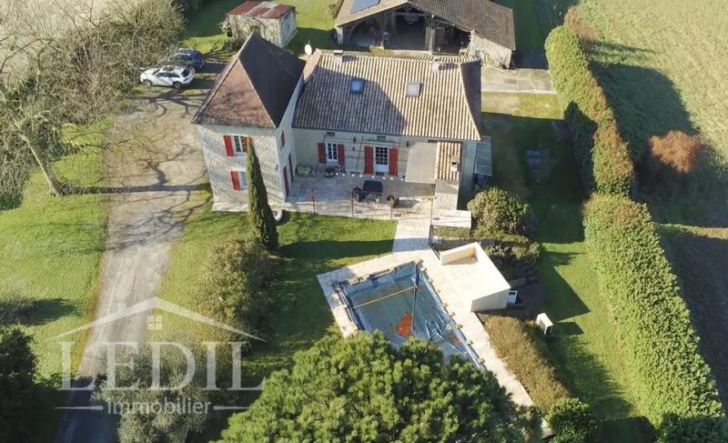 Maison - 220 m² - 7 pièces