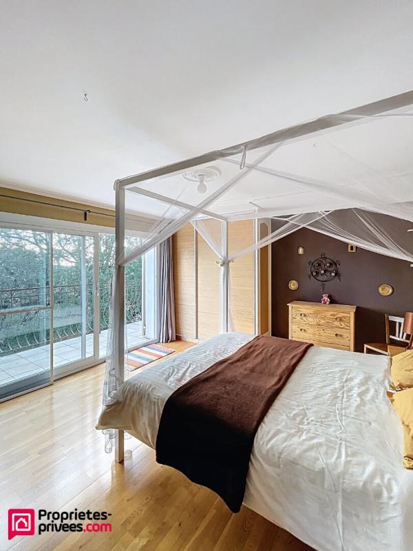 Villa - 213 m² - 6 pièces