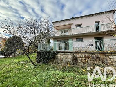 Maison - 190 m² - 6 pièces