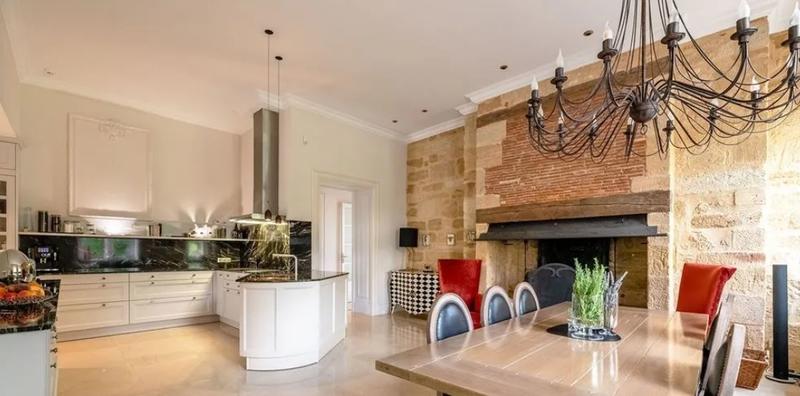 Manoir - 2 700 m² - 30 pièces