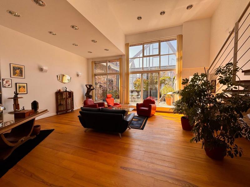 Loft - 176 m² - 4 pièces