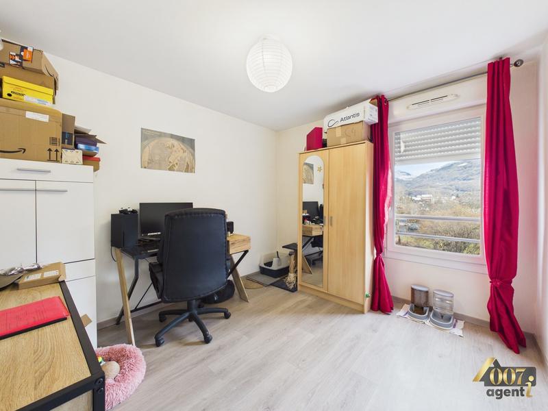 Appartement - 80 m² - 4 pièces