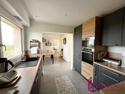 Appartement - 141 m² - 7 pièces