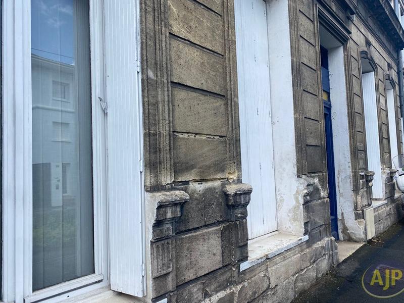 Maison - 220 m² - 8 pièces