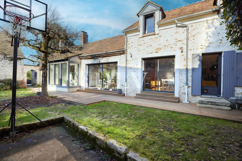 Maison ancienne - 275 m² - 7 pièces