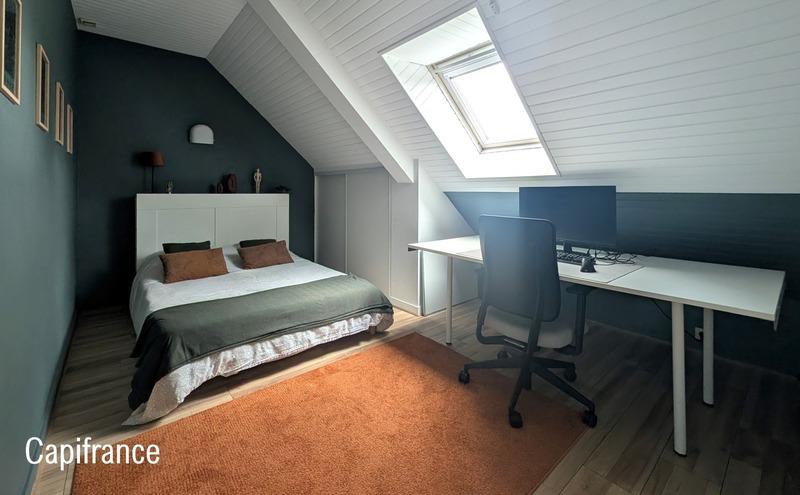 Maison - 230 m² - 8 pièces