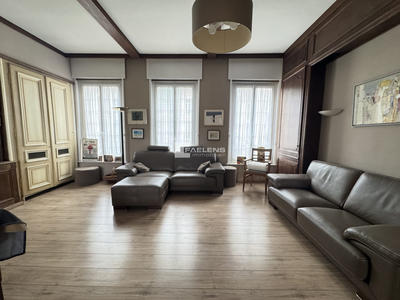 Maison - 229 m² - 6 pièces