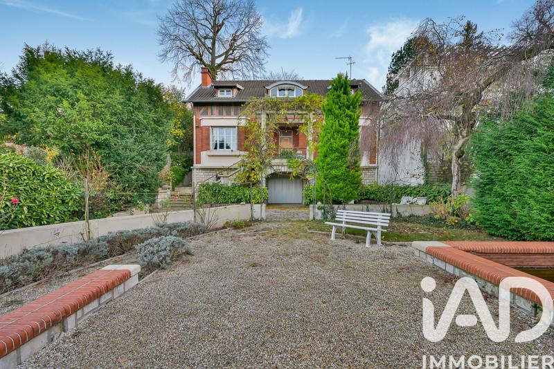 Maison - 180 m² - 7 pièces