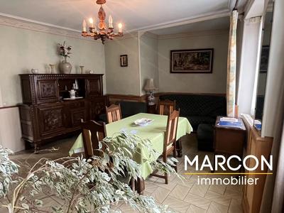 Maison - 230 m² - 10 pièces