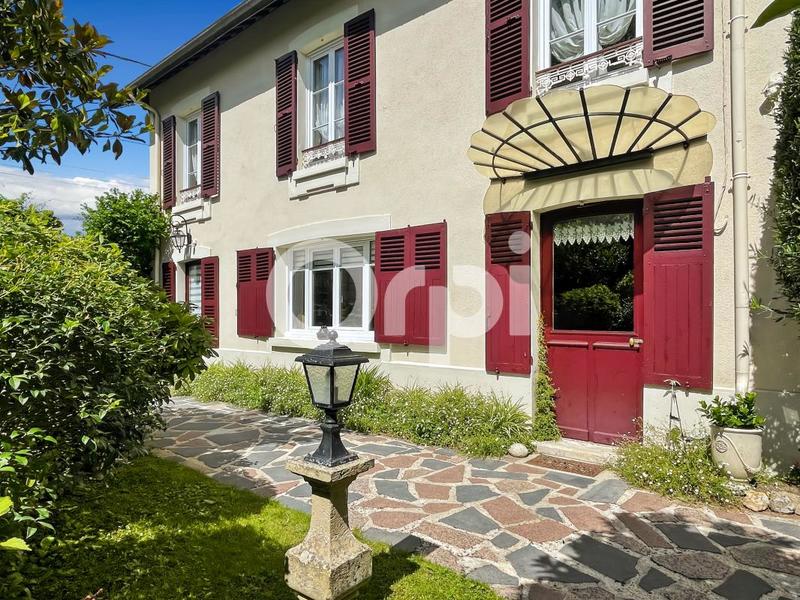 Maison - 203 m² - 7 pièces