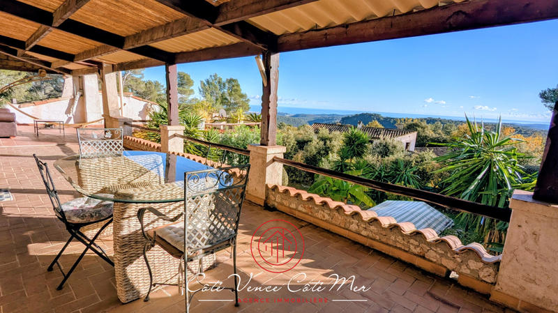 Maison - 272 m² - 9 pièces