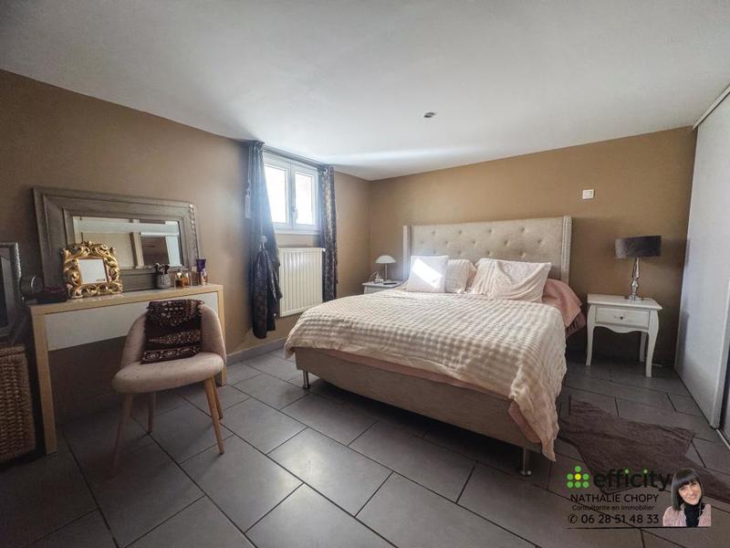 Maison - 250 m² - 12 pièces