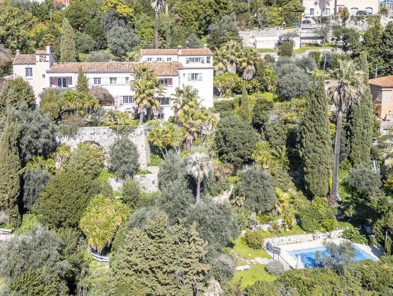 Maison - 322 m² - 10 pièces