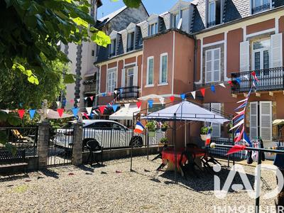 Maison - 368 m² - 15 pièces