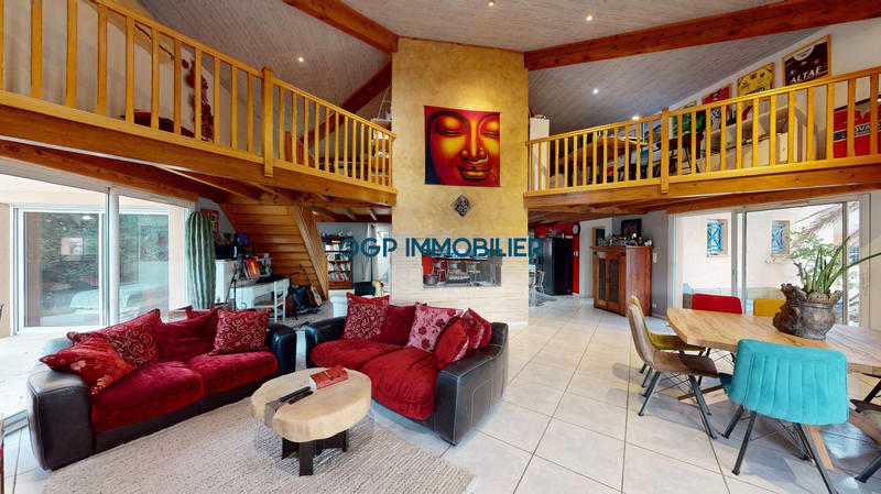 Maison - 196 m² - 4 pièces