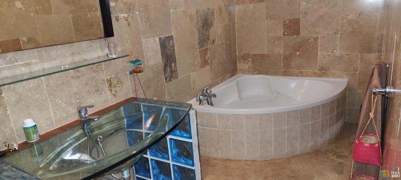 Villa - 241 m² - 5 pièces