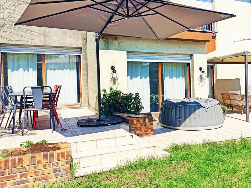 Maison - 341 m² - 7 pièces