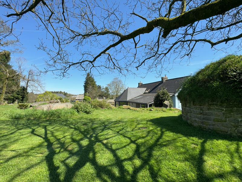 Maison - 201 m² - 7 pièces