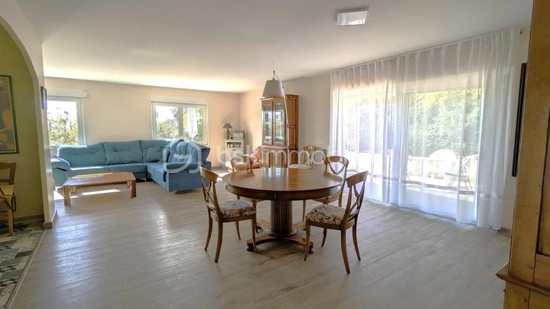 Maison - 227 m² - 8 pièces