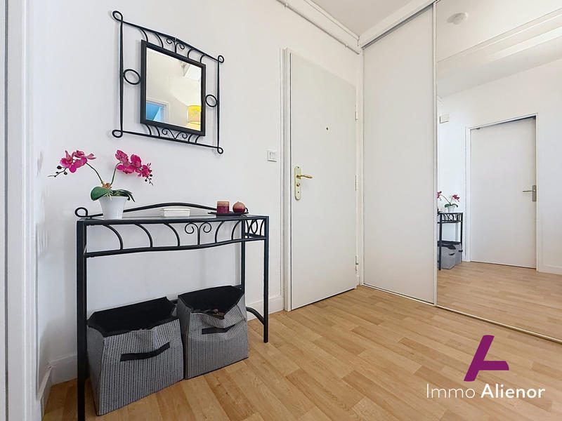 Appartement - 92 m² - 4 pièces