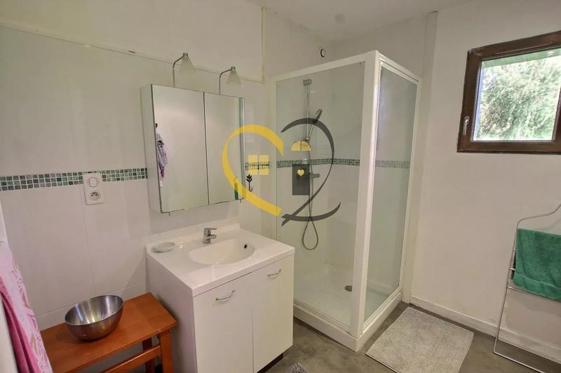 Propriété - 365 m² - 12 pièces