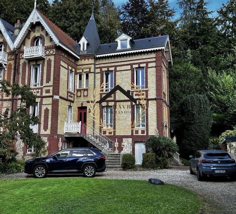 Maison - 170 m² - 8 pièces