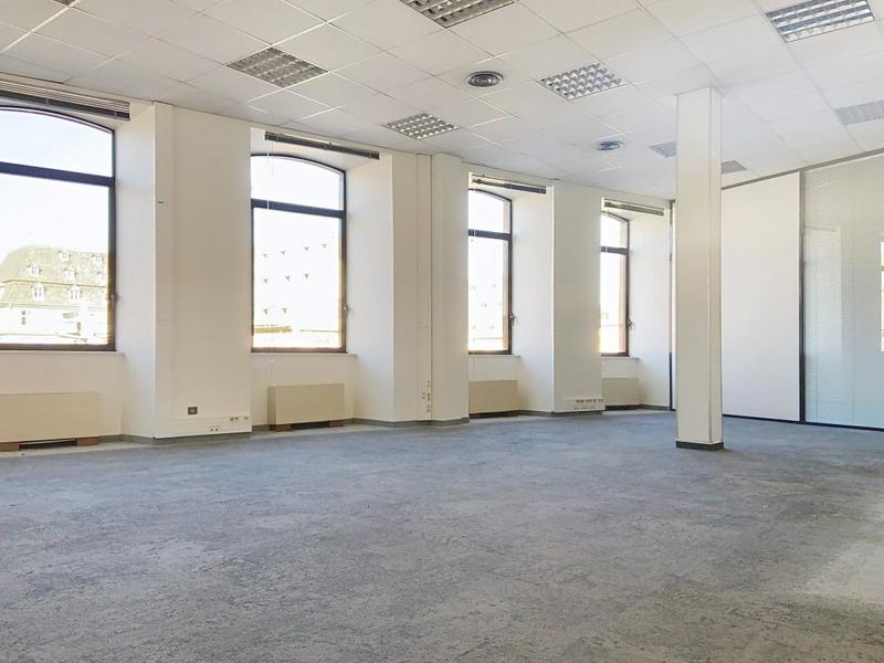 Local d'activité / Entrepôt - 266 m² - 9 pièces